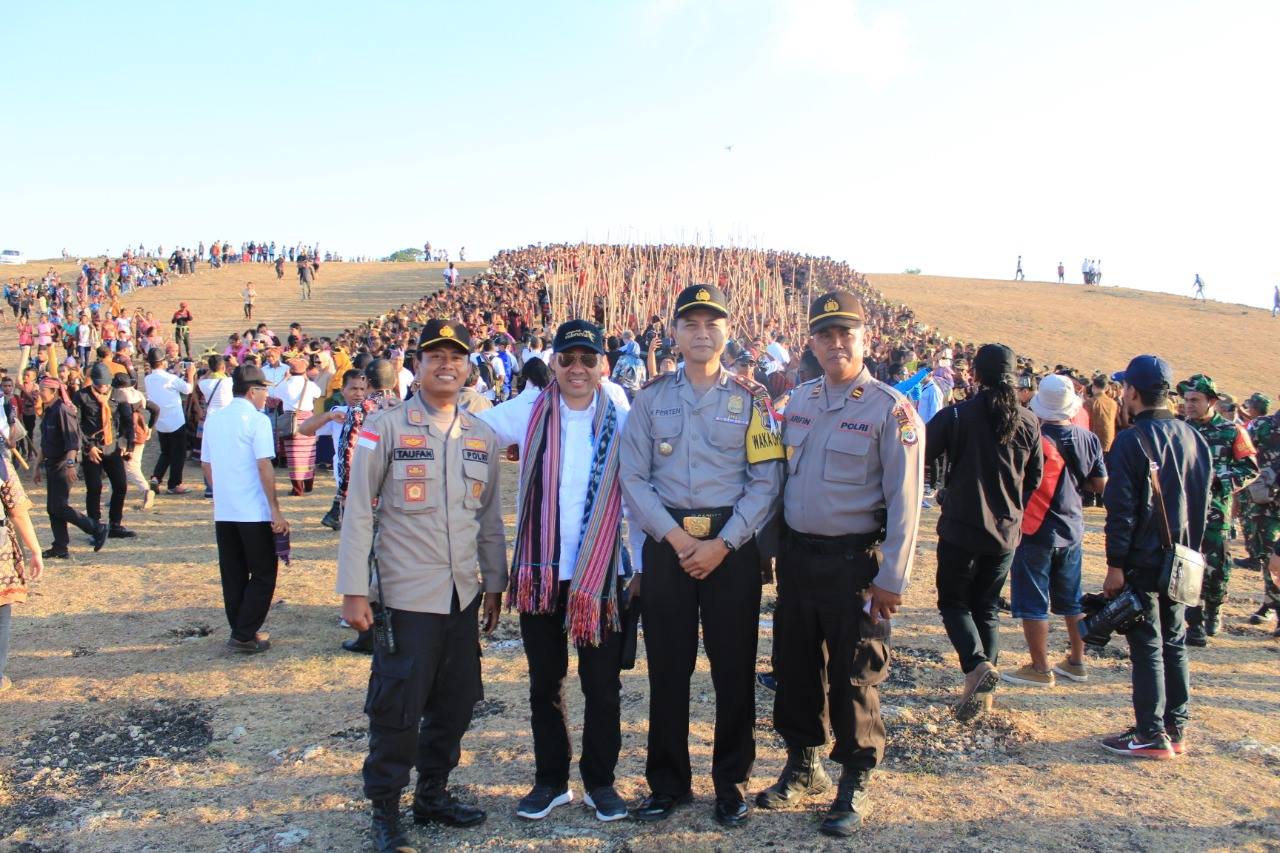 Polres Belu dan Polsek Jajaran Amankan Acara Puncak Festival Fulan Fehan 2018