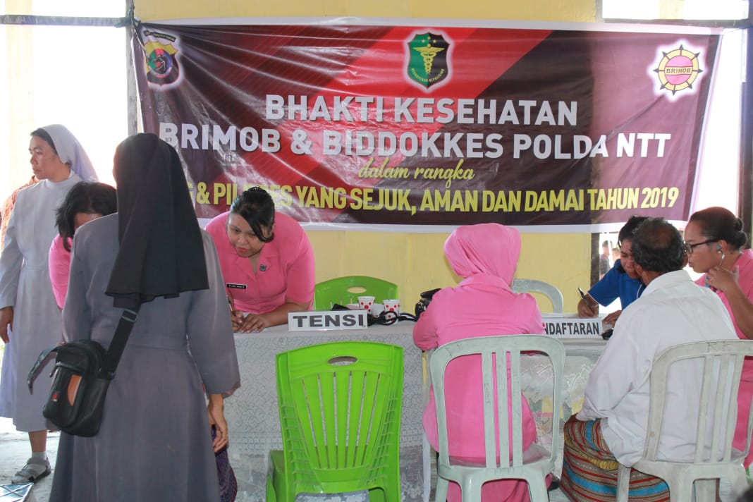 Tokoh Masyarakat Beri Apresiasi Kegiatan Pengobatan Gratis Sat Brimobda NTT