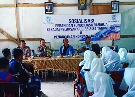 Jasa Raharja Gandeng Satuan Lalu Lintas Polres Ende Mensosialisasikan Tertib Berlalu Lintas Sasaran Sma Di Kabupaten Ende