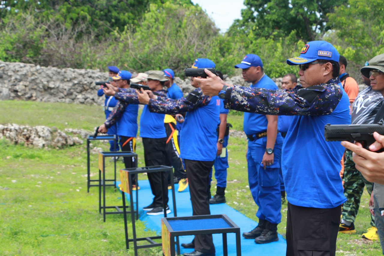 HUT Polair Polda NTT, Kapolda NTT Ikut Latihan Menembak