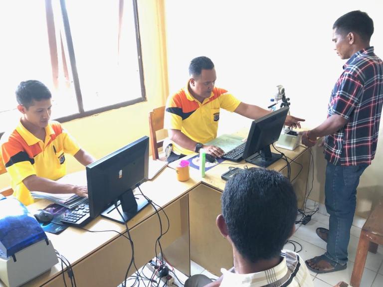 Wilayah Selatan Sumba Timur Dapat Pelayanan SIMADE dari Satlantas Polres Sumba Timur