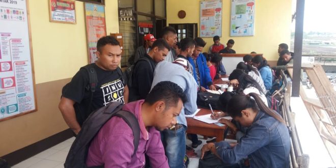 Warga Padati Ruang Sat Intelkam Polres TTS, Ternyata ini yang dicari