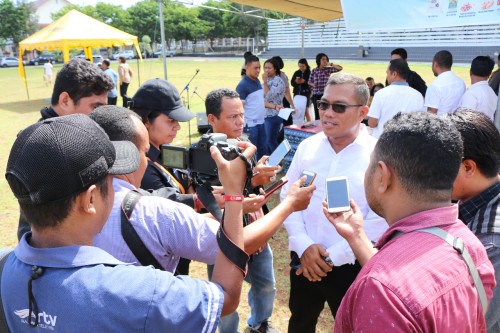 Polda NTT Gelar Pasar Murah di Lapangan Mapolda NTT