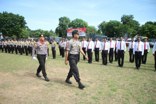 Apel Gelar Pasukan, Waka Polres Belu Sampaikan Sejumlah Hal Penting Penekanan Kapolri pada Operasi Lilin 2018