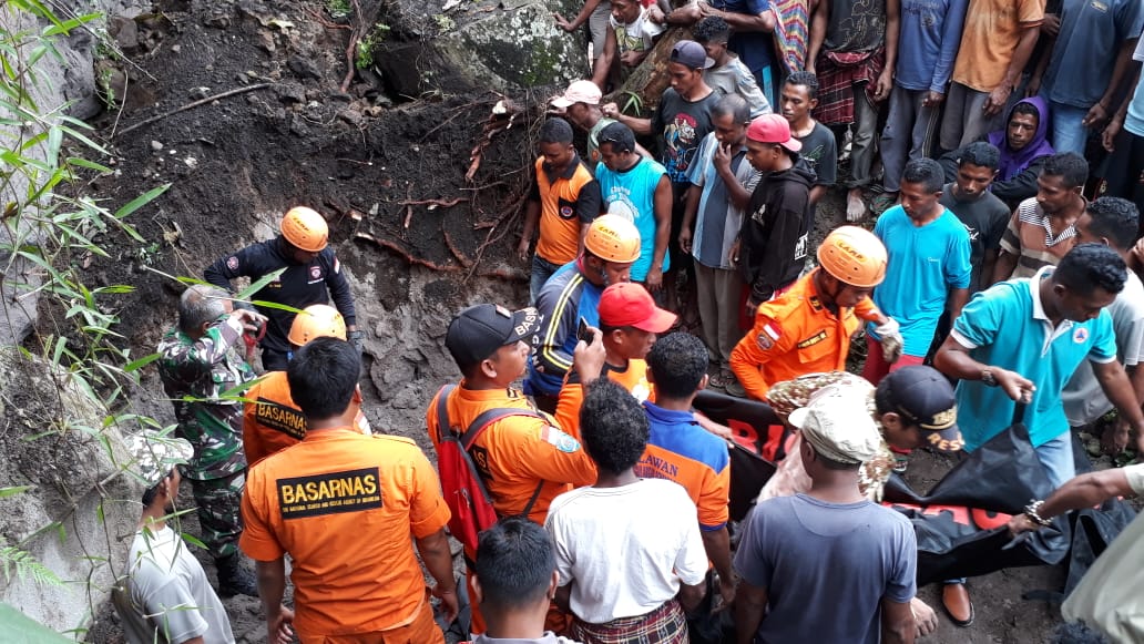 Tanah Runtuh di Sikka Mengakibatkan Tiga Orang Meninggal Dunia