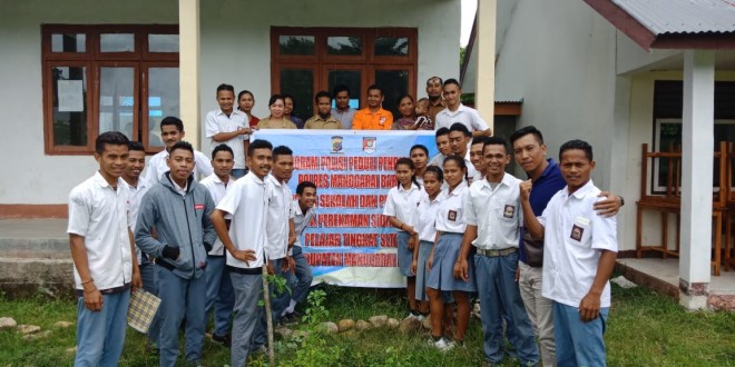 Siswa SMKN 2 Komodo Antusias Ikuti Perekaman Sidik Jari oleh Tim Inafis Polres Manggarai Barat