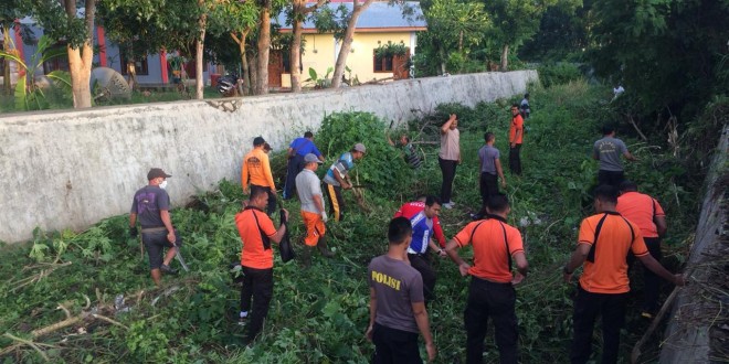 Seluruh Personel Polres Manggarai Barat Bersih-Bersih Massal Perangi DBD di Kota Labuan Bajo