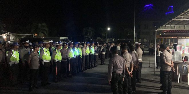 Gelar Apel Malam, Jajaran Polres Sumba Barat Siap Amankan Malam Pergantian Tahun