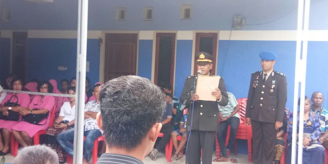 Kabag Sumda Polres Sumba Barat Pimpin Upacara Pemakaman Pur. Serma Alexander Hotty