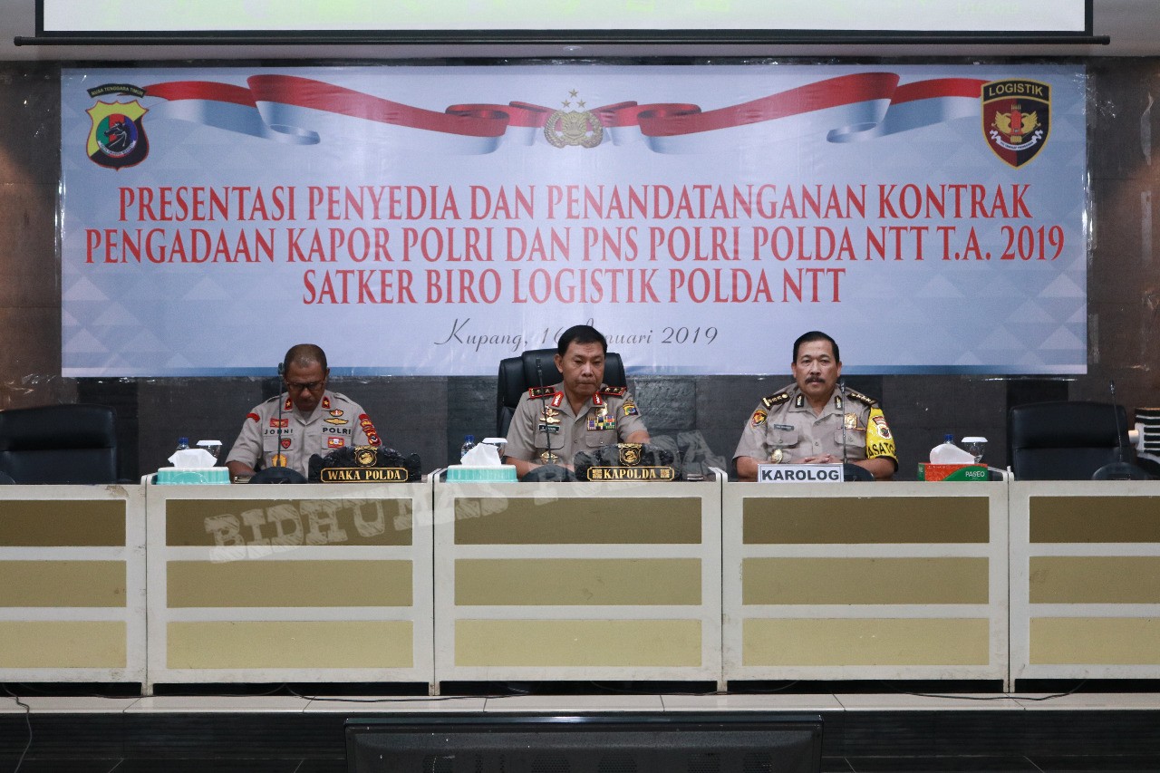 Kapolda NTT Pimpin Presentasi Penyedian dan Penandatanganan Kontrak Pengadaan Kapor Polri dan PNS Polri Tahun 2019