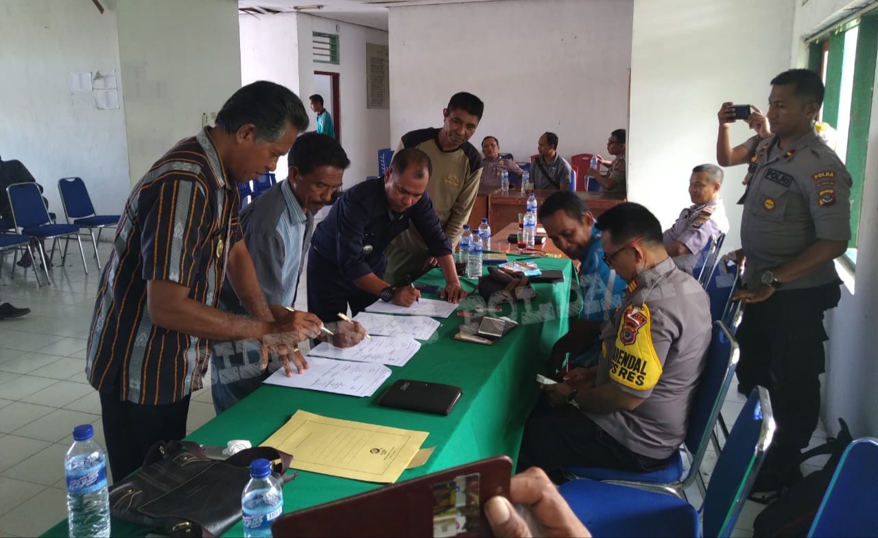 Polres Sumba Barat Melaksanakan Rapat Pemantapan Pengamanan Acara Adat Pasola