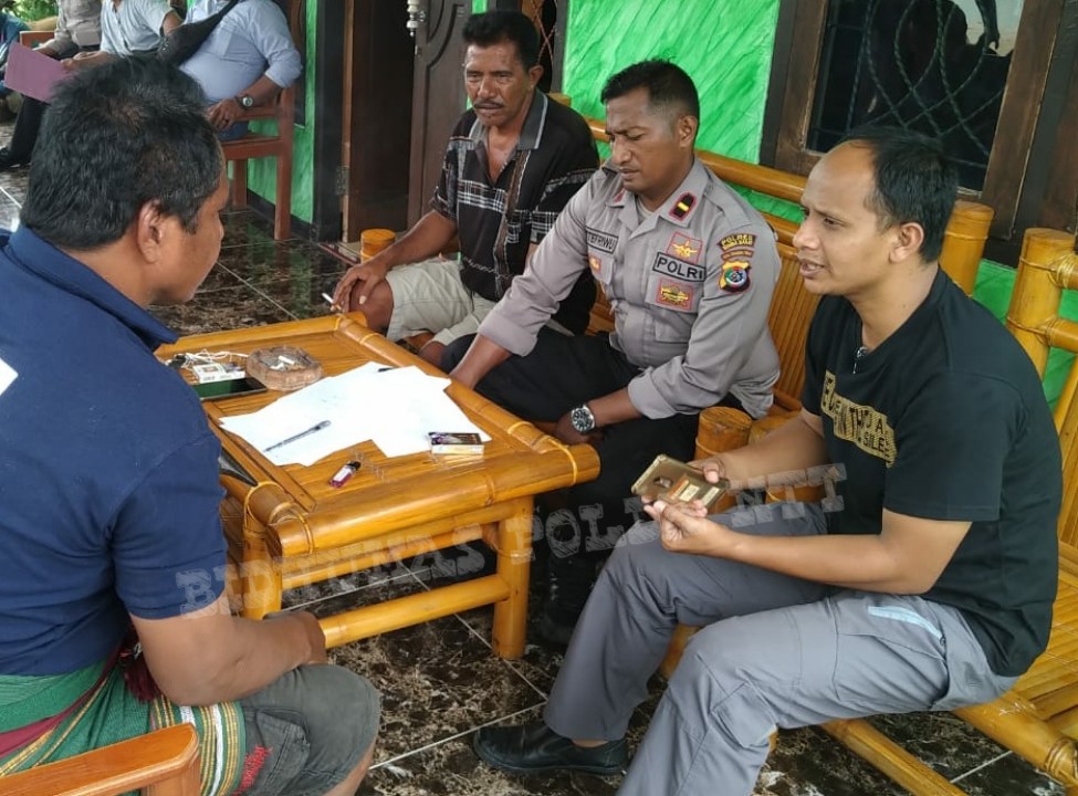 Kapolsek Lamboya Melakukan Penggalangan Dalam Rangka Pengamanan Acara Adat Pasola