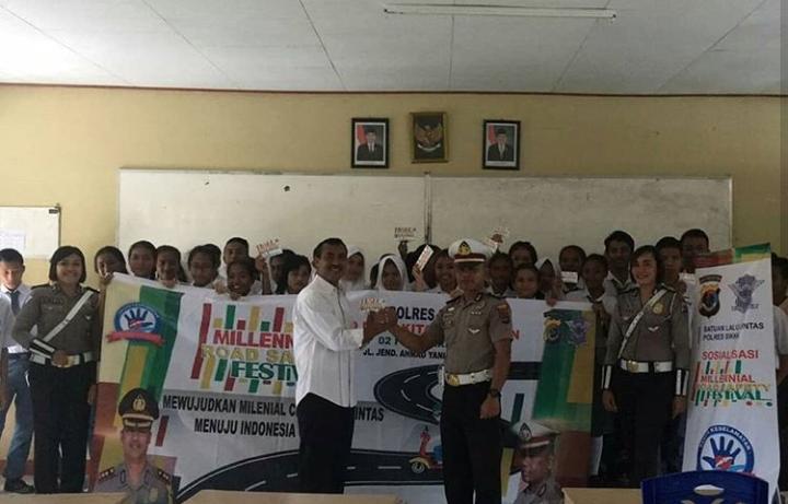 Lantas Polres Sikka Giat Millenial di SMA N 2 Maumere