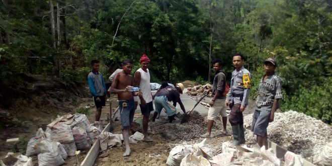 Pembangunan Jalan Desa, Bhabinkamtibmas melaksanakan pemantauan