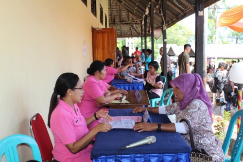 Bhayangkari Brimobda NTT Turut Membantu Pelayanan Publik di Mako Sat Brimobda NTT