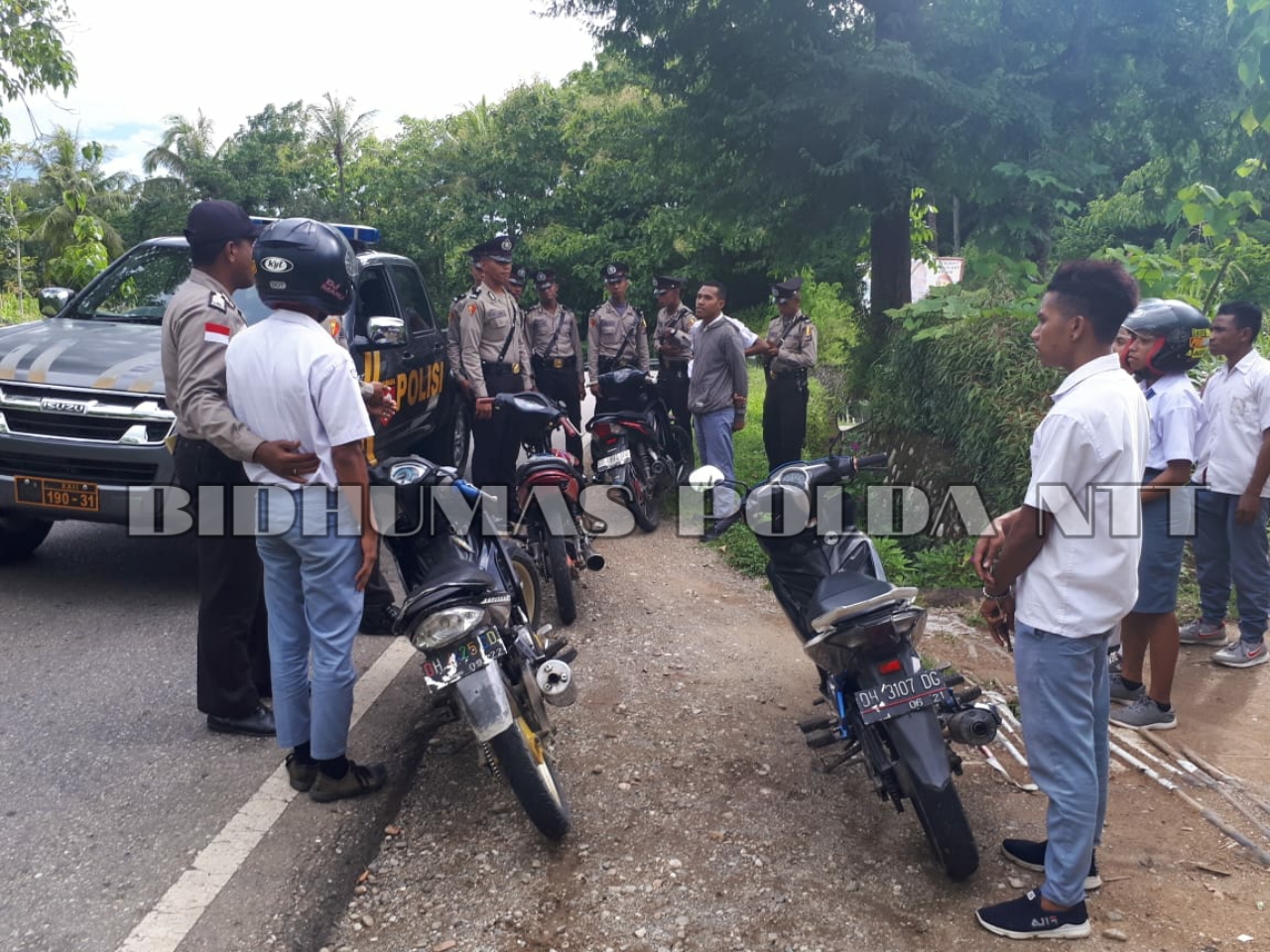 Siswa SPN Polda NTT Latja di Polres TTU melakukan Giat Turjawali