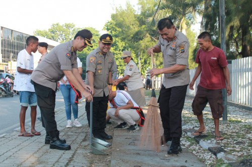 Kapolda NTT Irjen Pol. Drs. Raja Erizman Pimpin Aksi ’15 menit NTT cinta bumi’