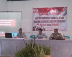 Antisipasi Berita Hoax, Kasat Binmas Polres Mabar Jadi Narasumber