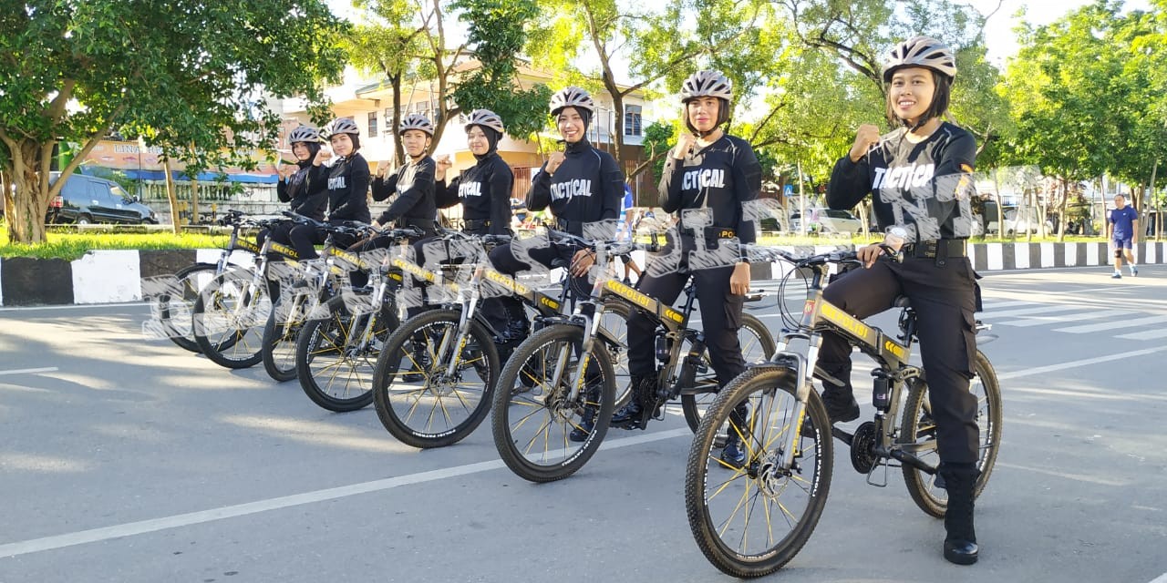 Beri Rasa Aman, Polwan Ditsamapta Polda NTT Gelar Patroli Bersepeda di CFD