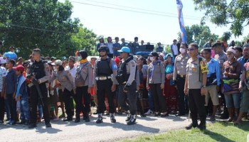 Polres Sumba Barat Amankan Jalannya Pesta Adat Pasola