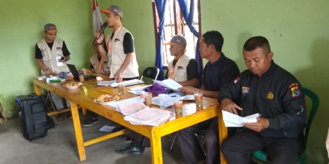 Tata Cara Pencoblosan Dari KPUD Manggarai, Bhabinkamtibmas Compang Dalo Laksanakan Samabang