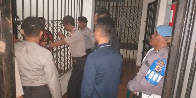 Pastikan Sehat dan Lengkap, Piket SPKT Periksa Tahanan