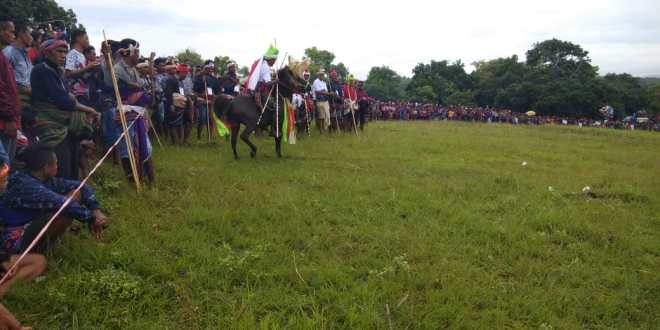 Polres Sumba Barat Laksanakan Pengamanan Pesta Adat Pasola Gaura