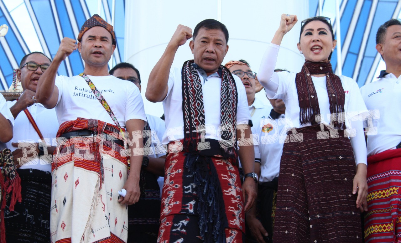 Kapolda NTT Ikut Memeriahkan Festival Sarung Tenun Ikat dan Musik Masal Anak NTT