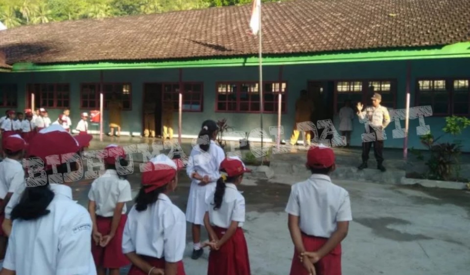 Police Goes To School, ini yang disampaikan Bhabinkamtibmas Borokanda Polres Ende