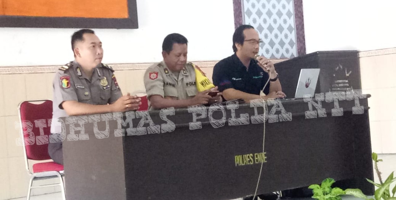 Cegah Penyakit, Biddokkes Polda NTT Lakukan Vaksin Hepatitis B Tahap II di Polres Ende