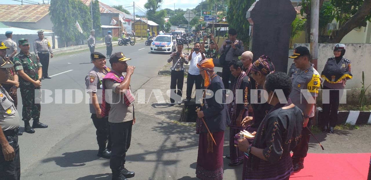 Jelang Pemilu 2019 dan Samana Santa 2019, Wakapolda NTT Lakukan Pengecekan Kesiapan Pengamanan Personel Polres Flotim