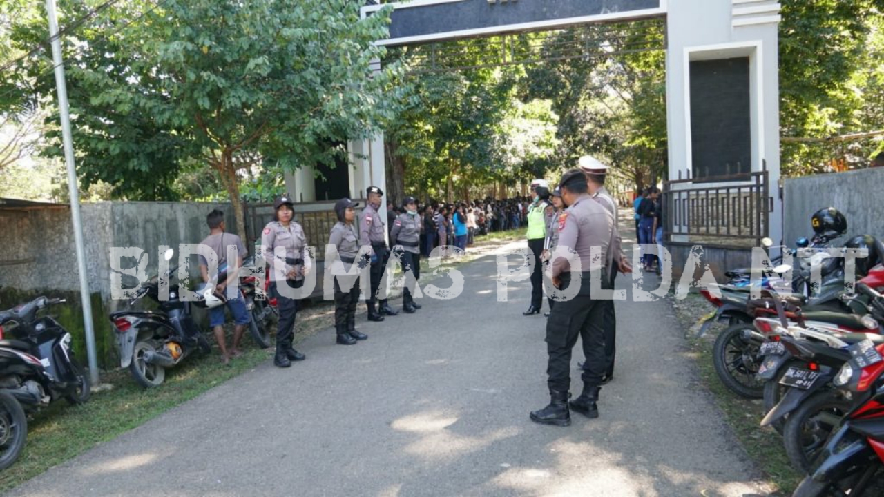 Personel Polres Belu Lakukan Pengamanan Misa Jumat Agung di Belu dan Malaka