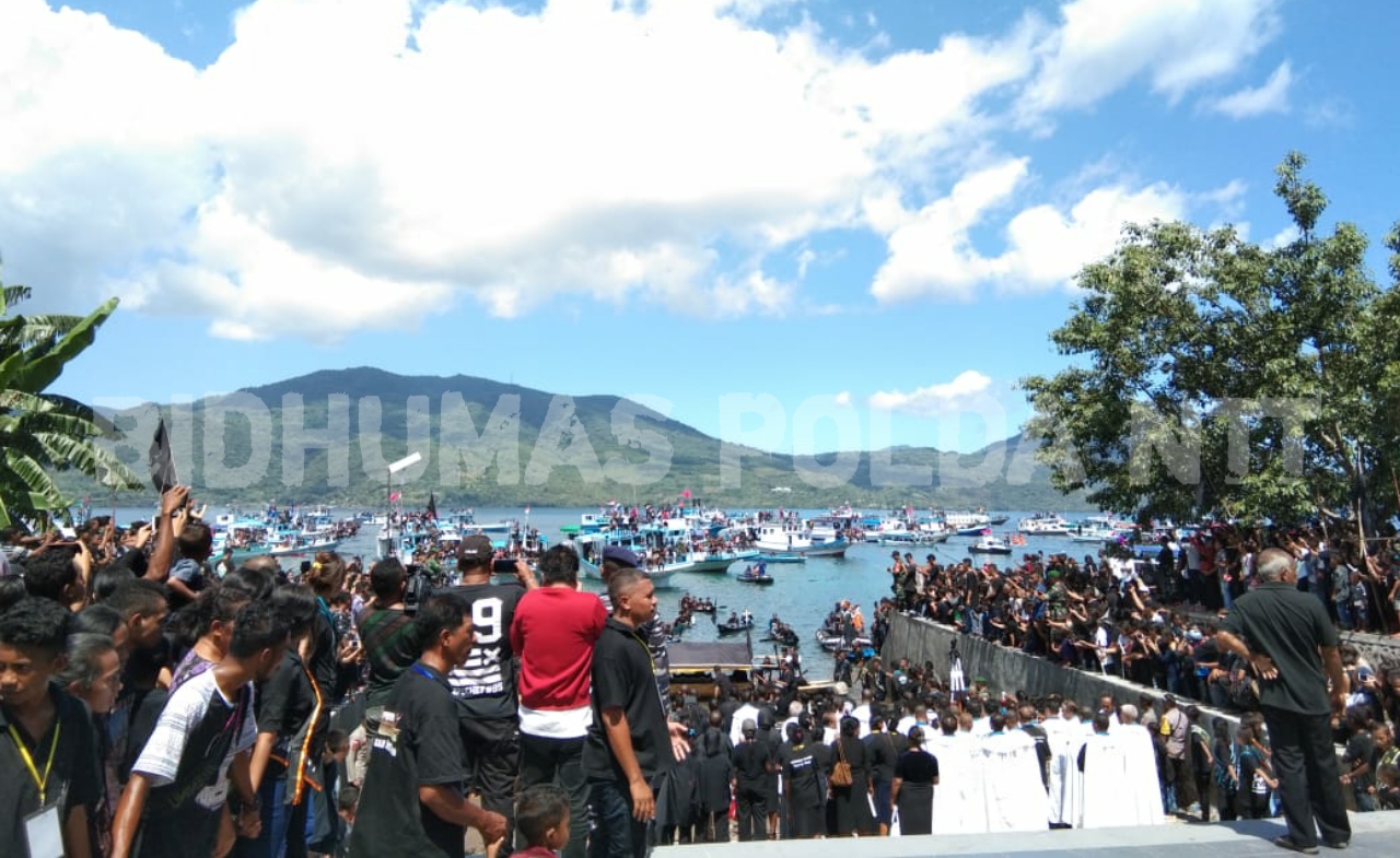 Kapolda NTT Pantau Langsung Kegiatan Pengamanan Prosesi Semana Santa di Larantuka