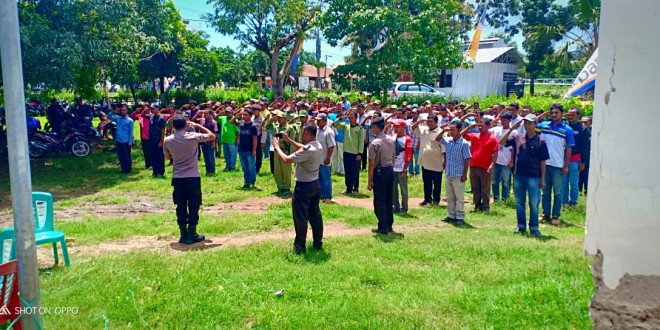 Kanit Binmas Polsek Lembor Latih Linmas Amankan Pemilu 2019