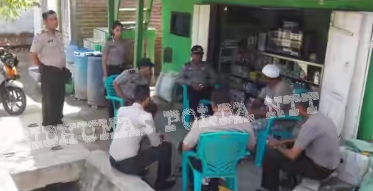 Jelang Pemilu 2019, Personel Sat Binmas Polres Mabar Sambangi Tokoh Masyarakat