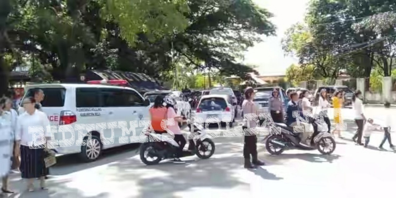 Personel Polres Belu Bersama Polsek Jajaran Lakukan Pengamanan Misa Kamis Putih Jelang Paskah