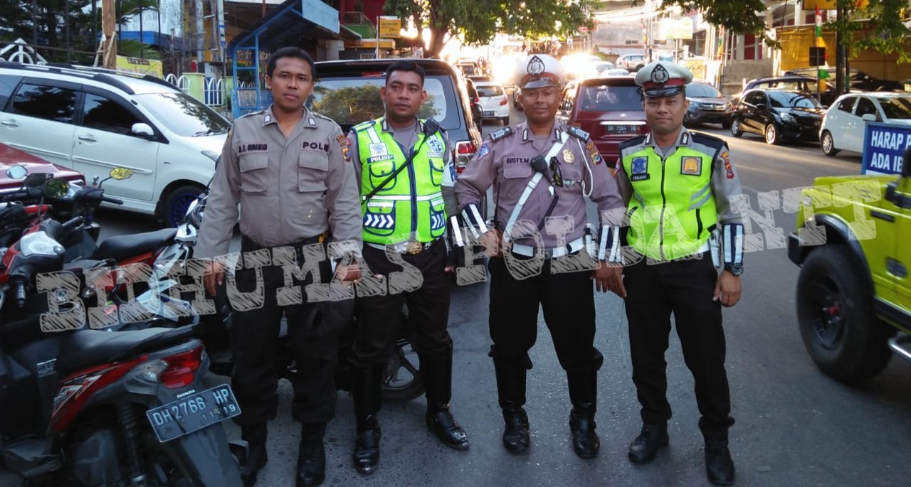 Kebaktian Jumat Agung, Personel Polres Kupang Kota bersama Personel Polsek Alak Lakukan Pengamanan di Gereja-Gereja Alak