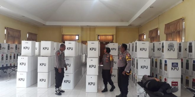 Wakapolres TTS Cek Langsung Pengamanan Kotak Suara