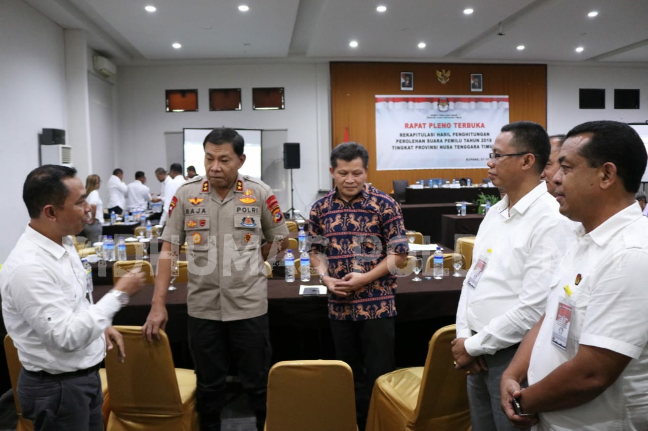 Kapolda NTT Pantau Langsung Pelaksananan Rapat Pleno Rekapitulasi Penghitungan Perolehan Suara Pemilu 2019 Tingkat KPUD NTT