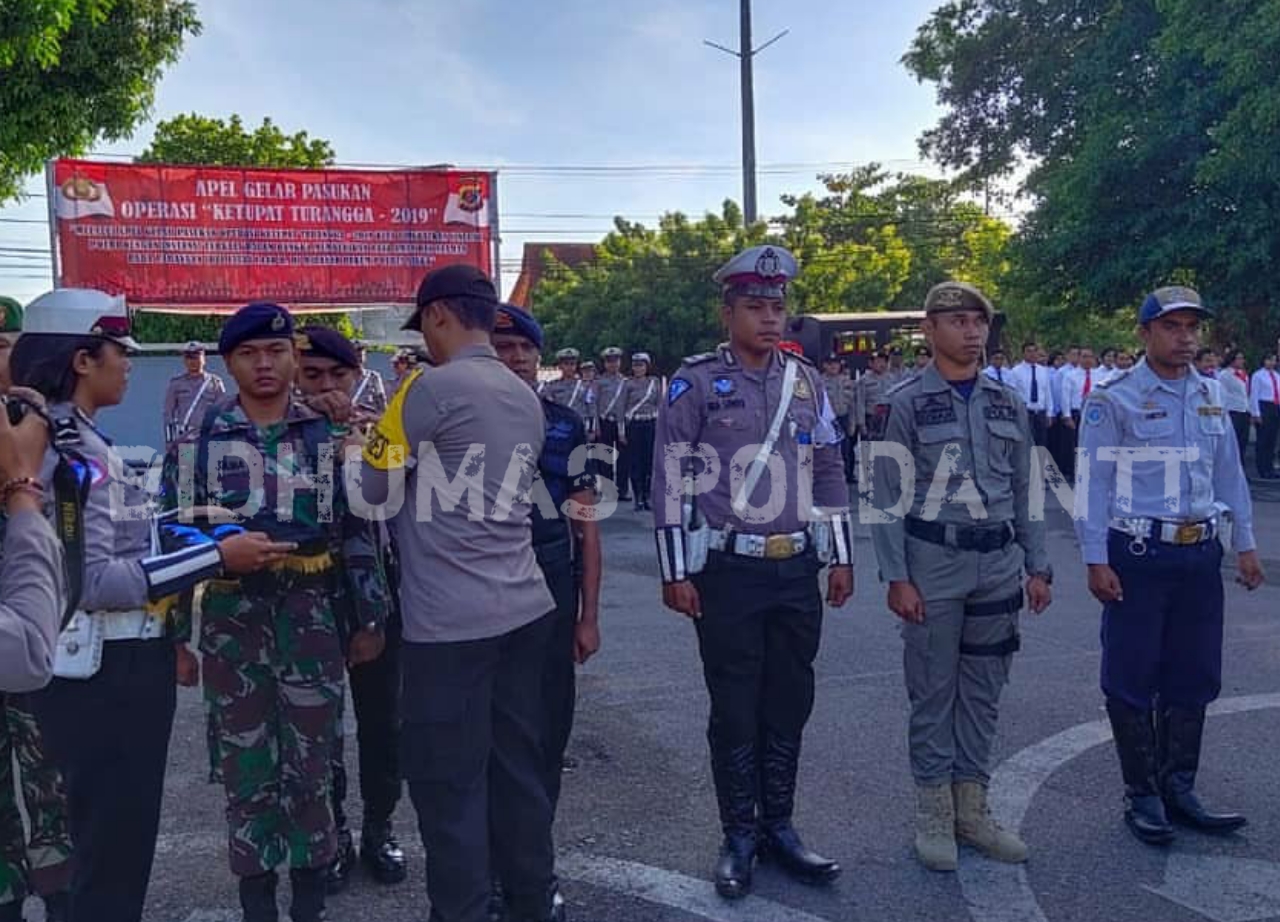 Apel Gelar Pasukan Ops Ketupat 2019 Tingkat Polres Sika Ditandai dengan Penyamatan Pita Operasi