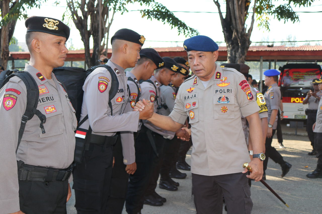 Polda NTT Gelar Apel Pelepasan Personel Brimob dan Samapta BKO Polda Metro Jaya