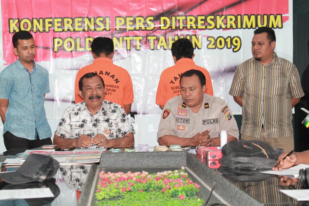 Ditreskrimum Polda NTT Gelar Konferensi Pers Kasus Judi Bola Guling