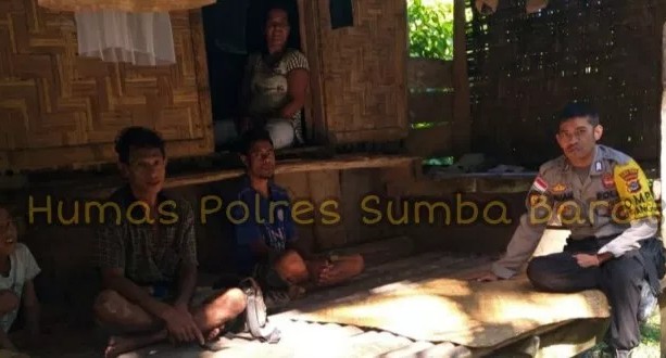 Bhabinkamtibmas Polsek Wewewa Lakukan Giat Sambang Pada Warga Binaannya