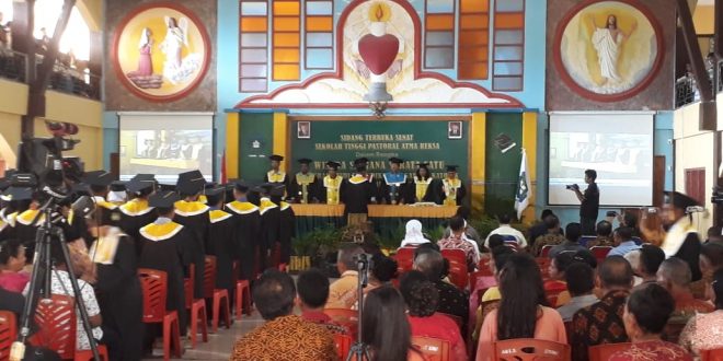 Kasat Binmas Hadiri Acara Wisuda Sarjana Strata Satu Program Studi Pendidikan Keagamaan Katholik Tahun Akademik 2018/2019