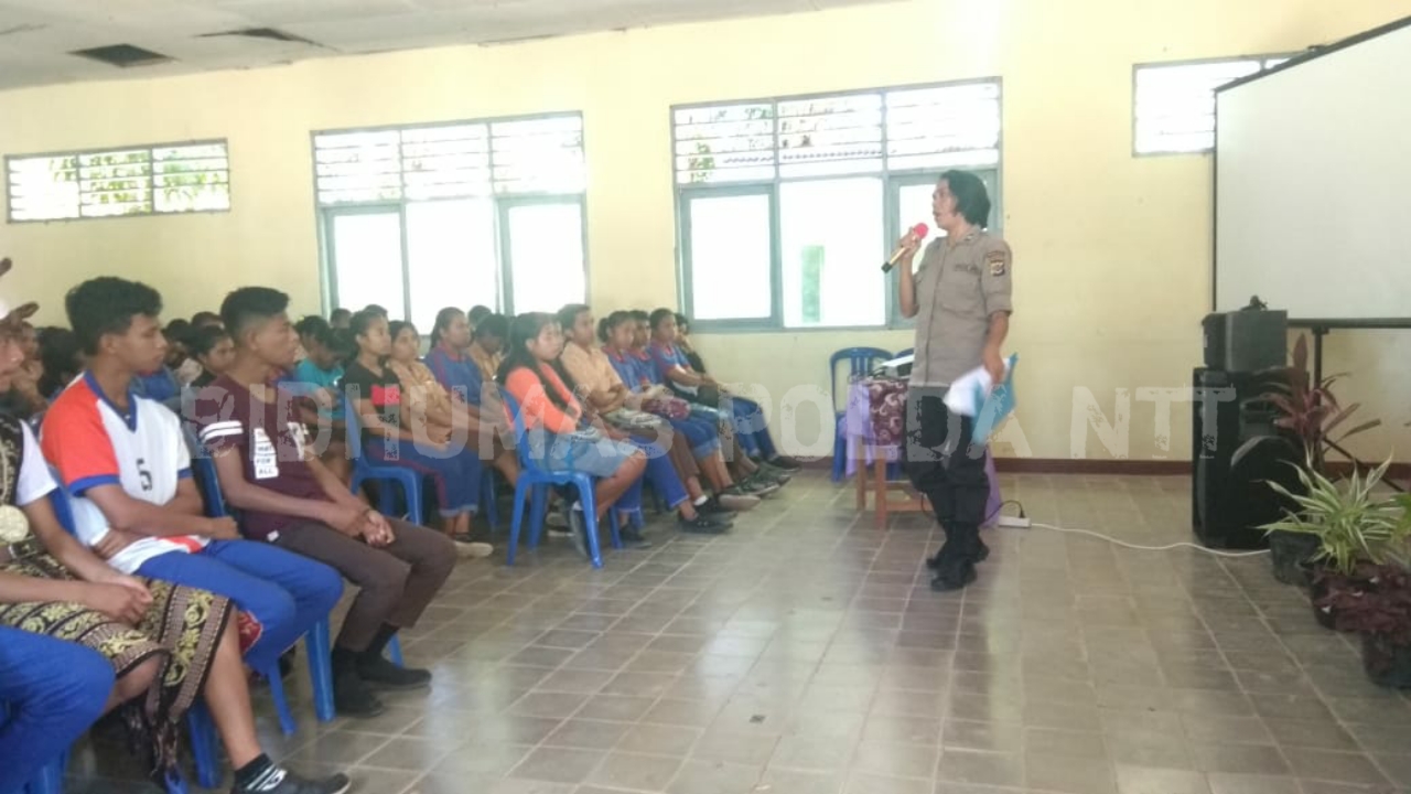 Ditbinmas Polda NTT Gelar Penyuluhan Kamtibmas di SMA Negeri 1 Kupang Barat