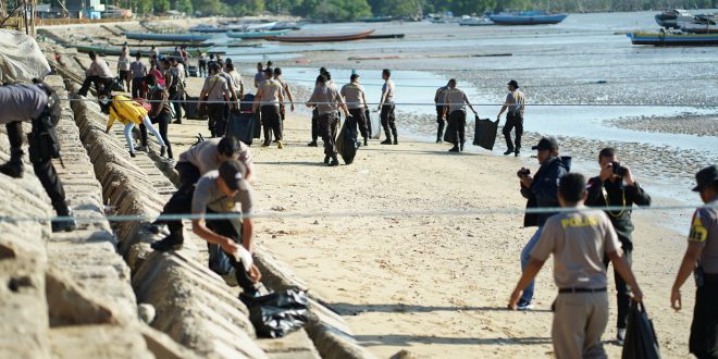 Polres Kupang Kota Gelar Bakti Sosial Bersama Masyarakat Dalam Rangka HUT Bhayangkara ke-73