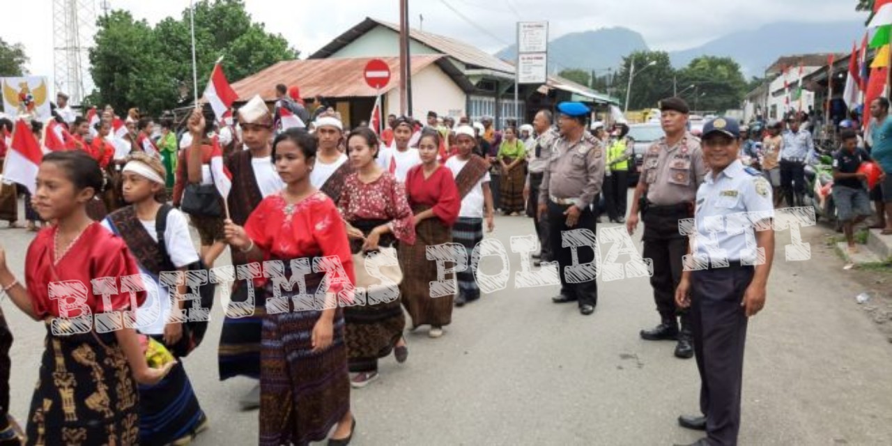 Dalam Rangkaian Prosesi Parade Kebangsaan, Personel Polres Ende Lakukan Pengamanan