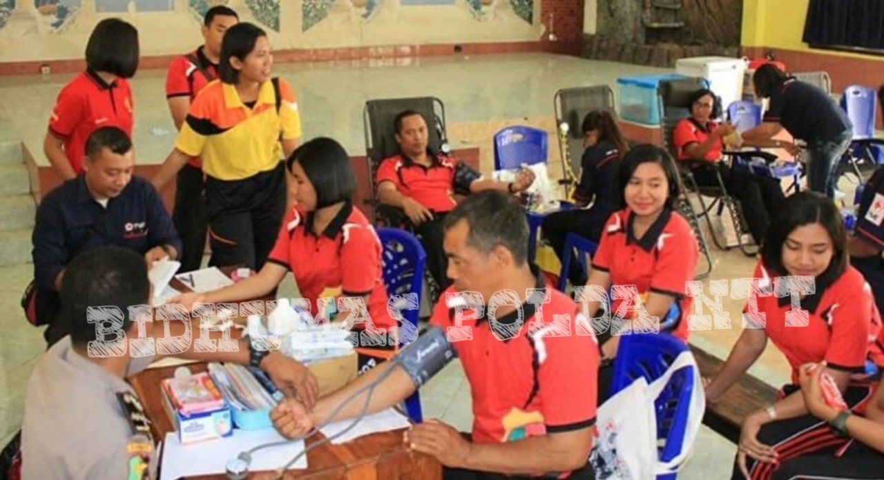 Peringati Hari Bhayangkara Ke 73, Polres Sikka Gelar Aksi Sosial Donor Darah