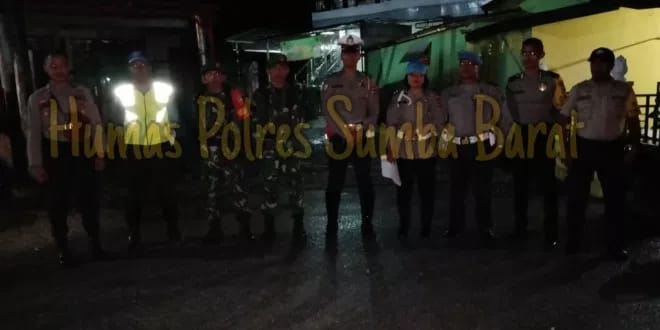 Polres Sumba Barat dan Kodim 1613 Sumba Barat Amankan Malam Takbiran