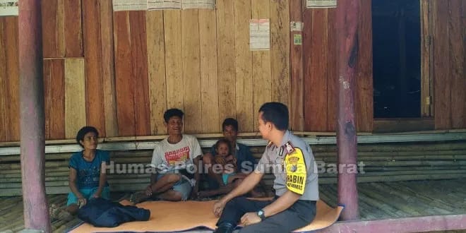 Bhabinkamtibmas Sambang Warga Sampaikan Pesan Kamtibmas